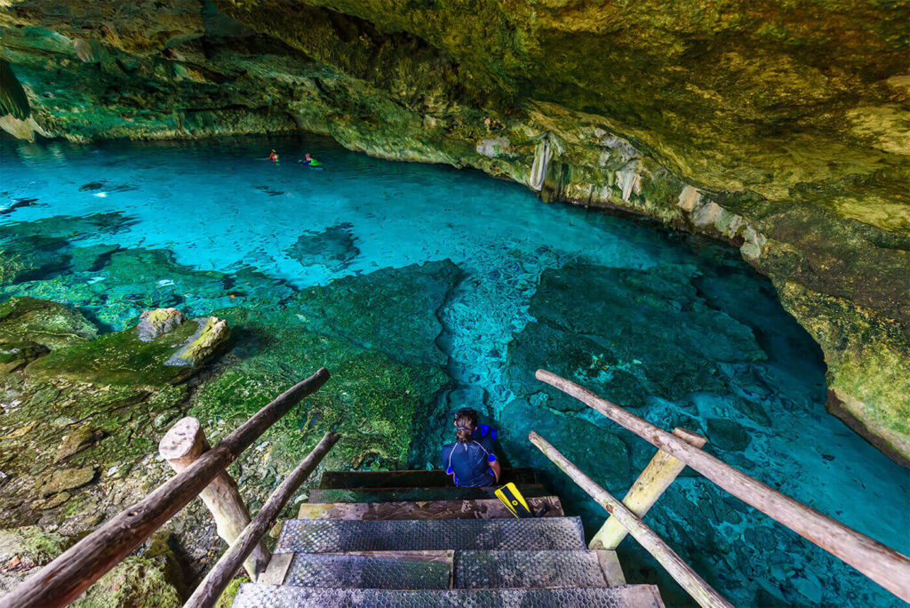 cenote dos ojos tulum